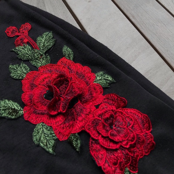 BOOHOO Night Black Mini Skirt Raised Floral Design - Picture 4 of 6